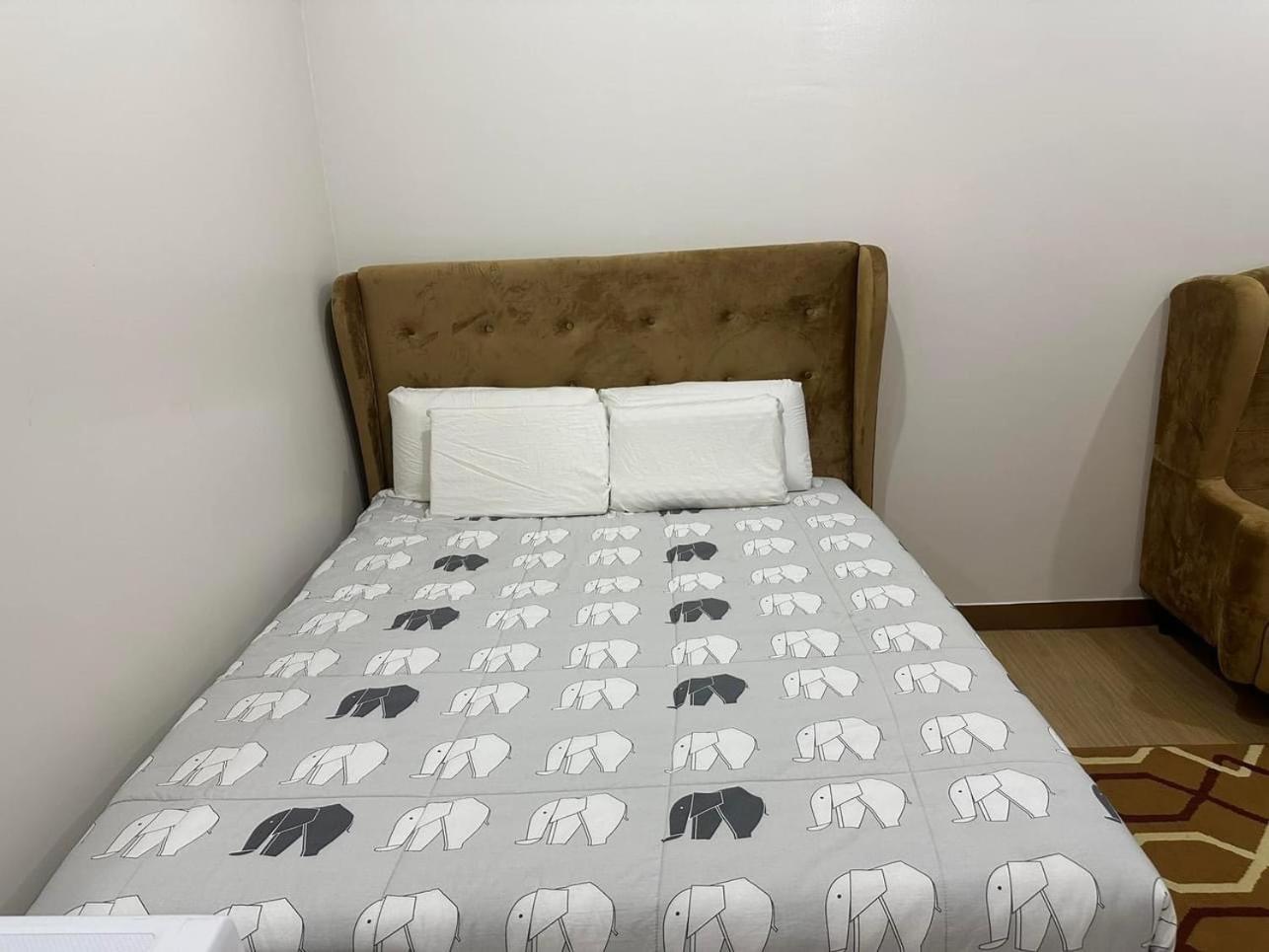 Starlight Suites Trece Martires Luaran gambar