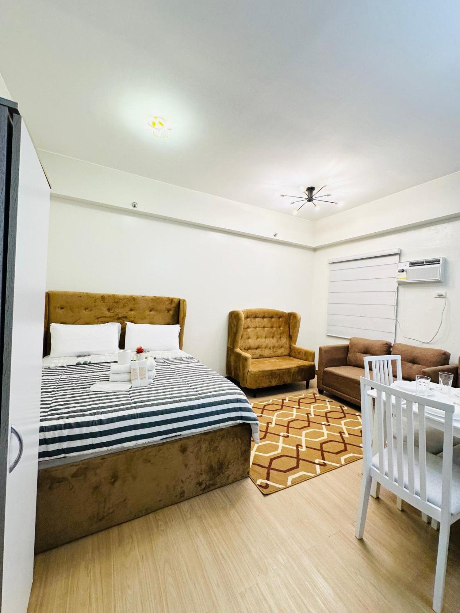Starlight Suites Trece Martires Luaran gambar