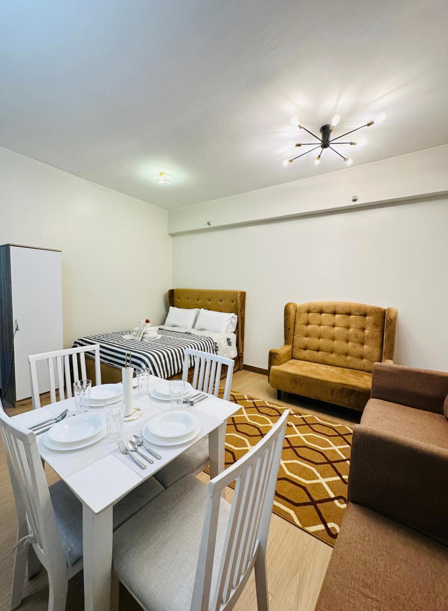 Starlight Suites Trece Martires Luaran gambar