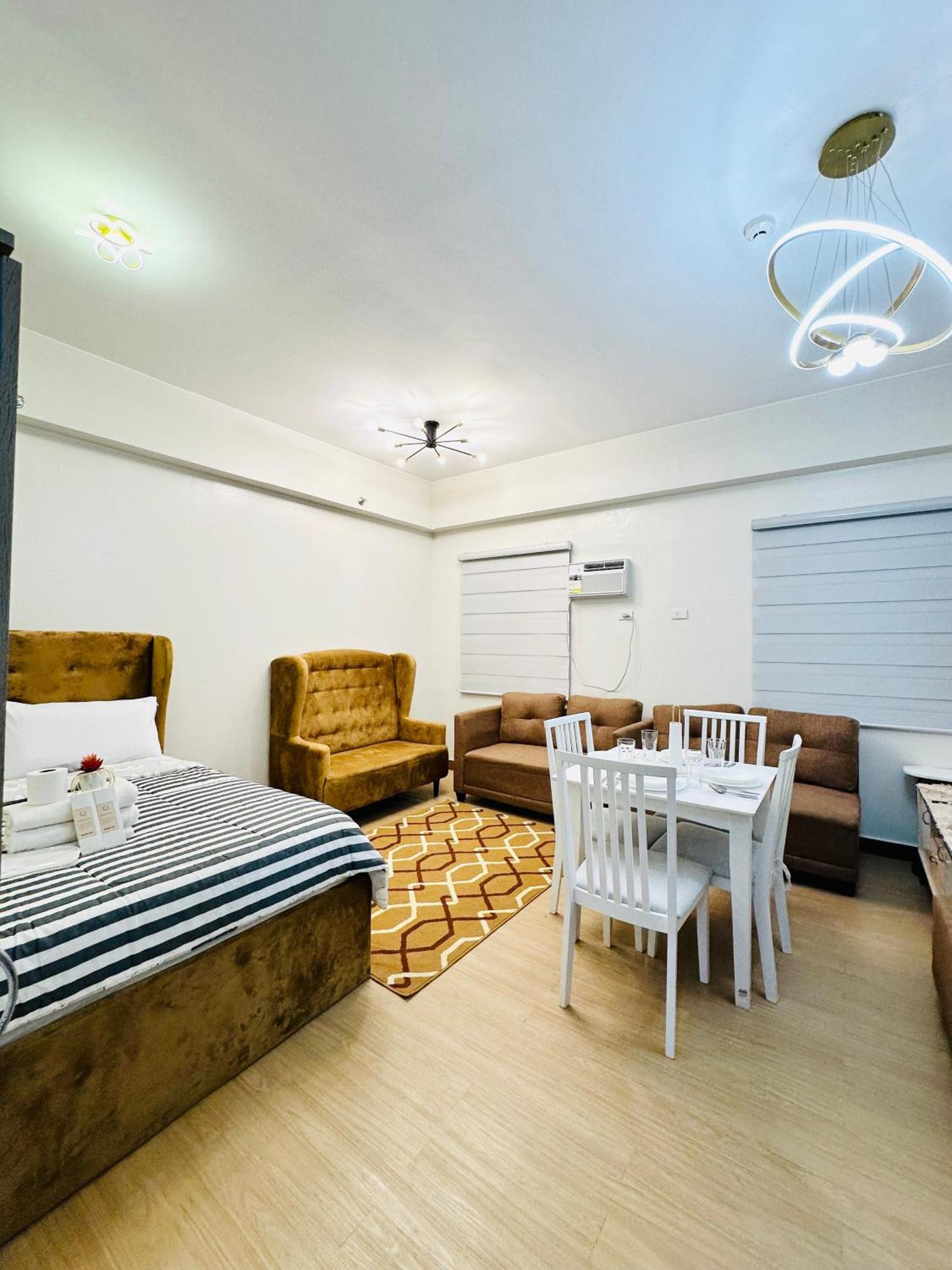 Starlight Suites Trece Martires Luaran gambar