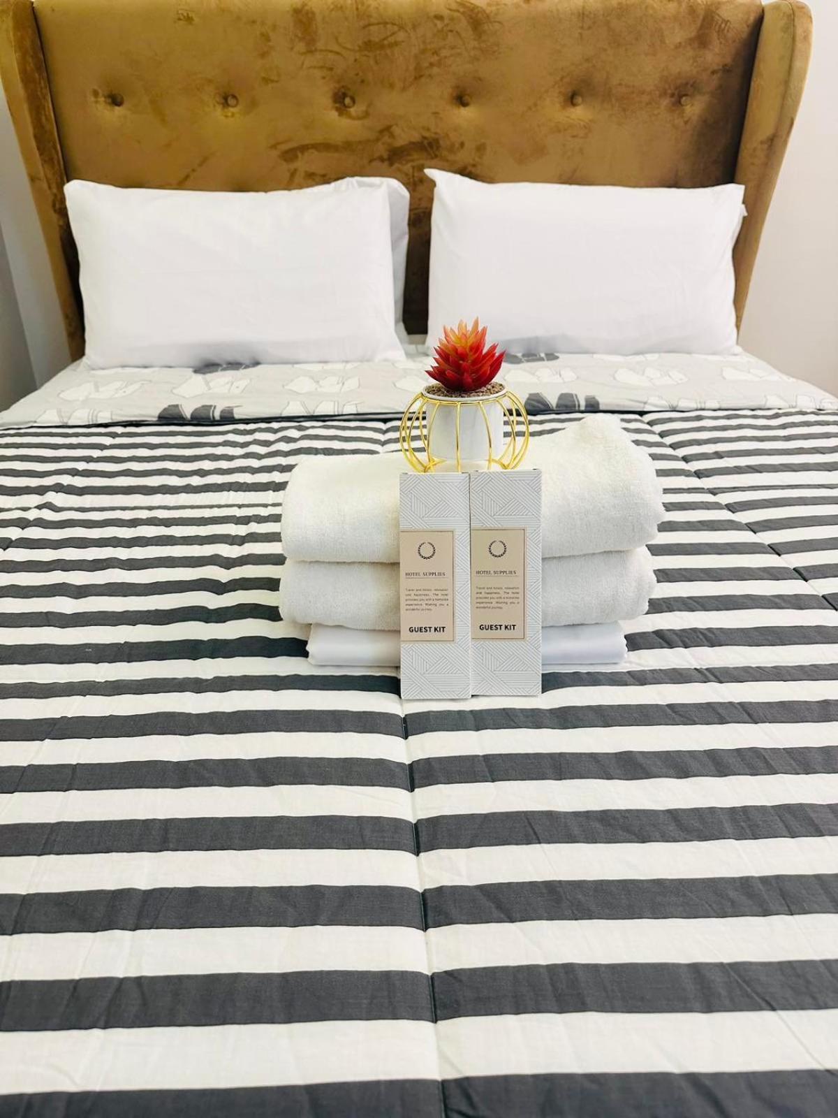 Starlight Suites Trece Martires Luaran gambar