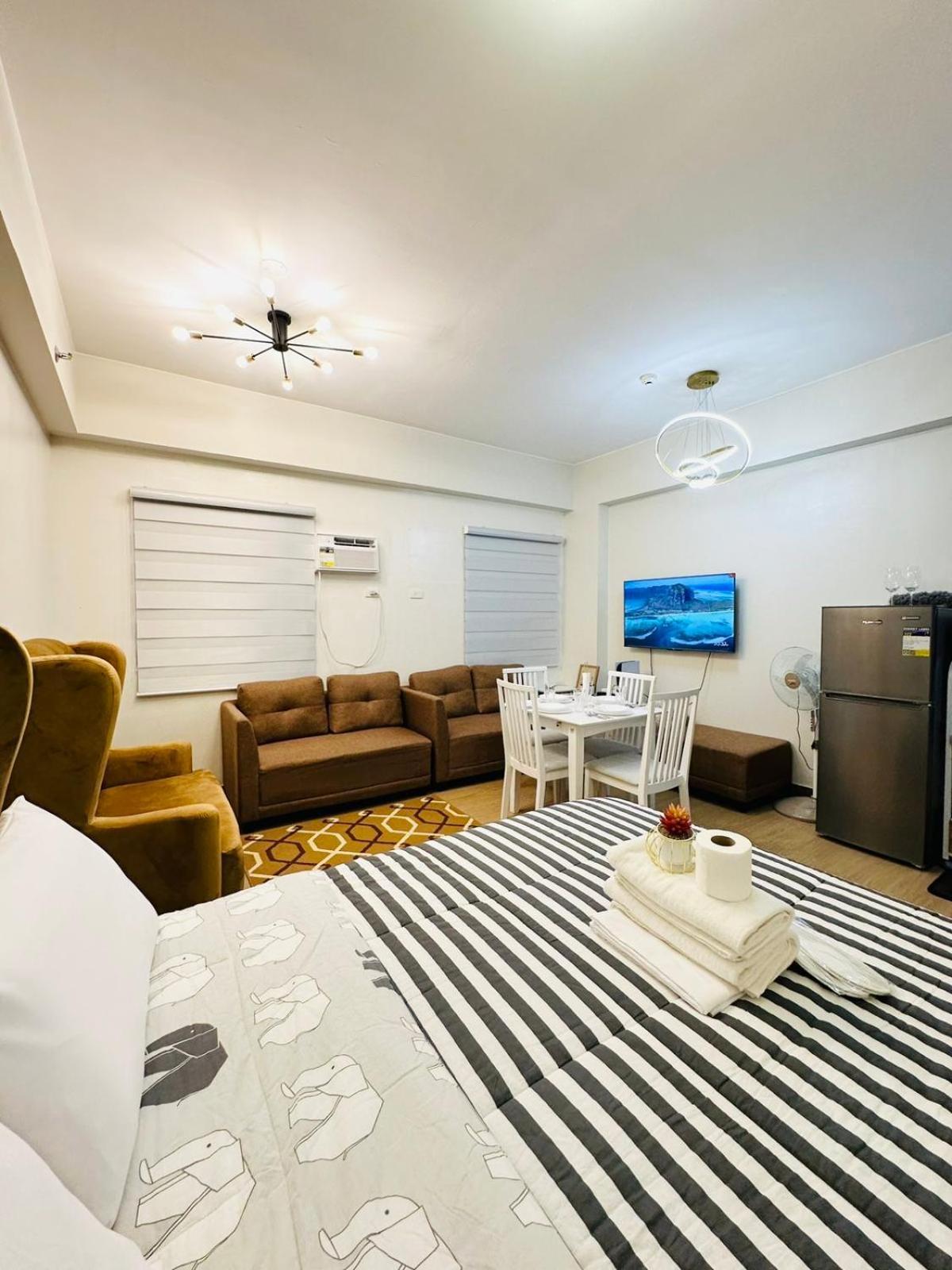 Starlight Suites Trece Martires Luaran gambar