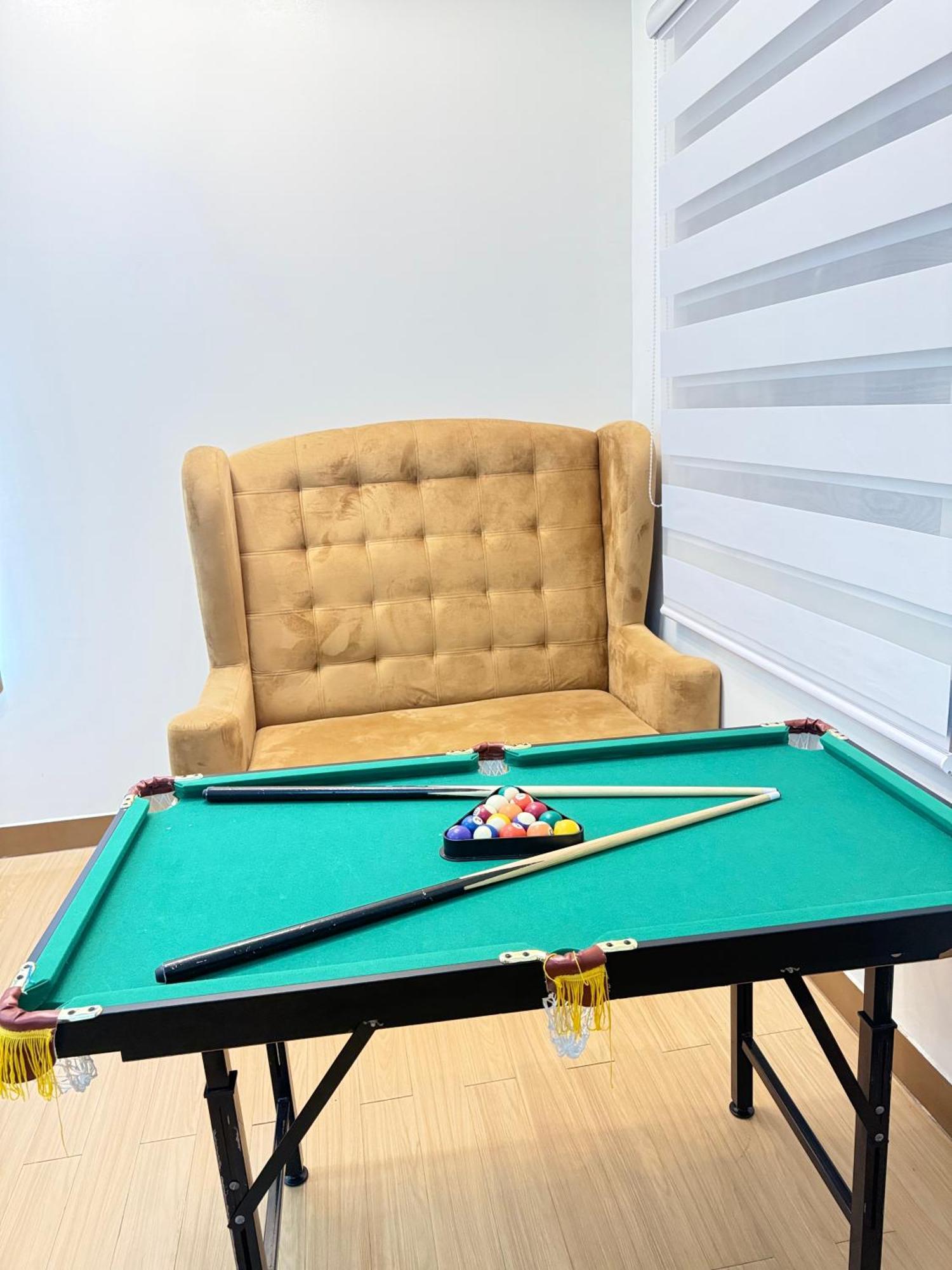 Starlight Suites Trece Martires Luaran gambar